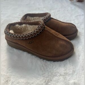 UGG Chestnut Suede Shearling Mule with Braided Trim